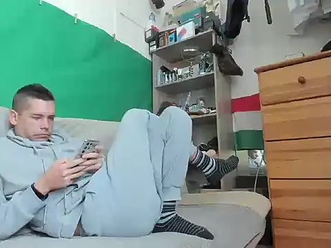 Snapshot of viraglaci18@xh chatting on 27, 10, 2025 viraglaci18xh online show from 27, 10, 2025