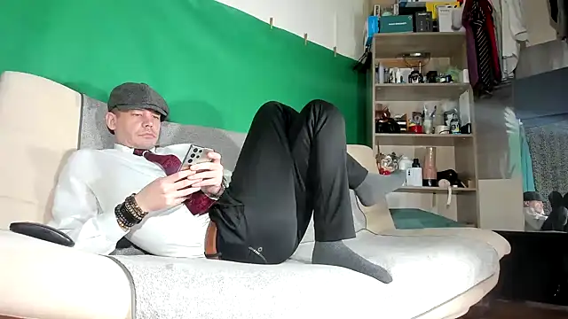 viraglaci18xh online show from 4, 3, 2026