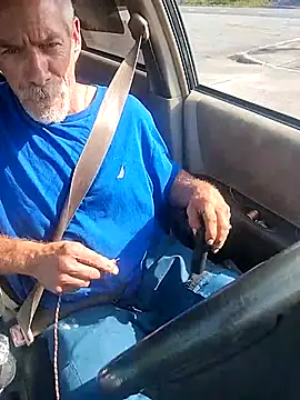 Snapshot of Biknight chatting on 4, 10, 2025 Biknight online show from 4, 10, 2025