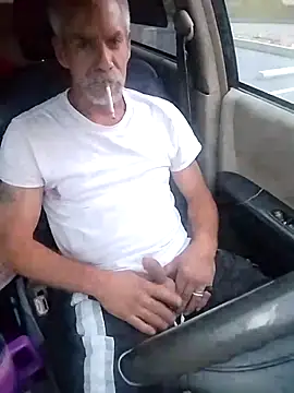 Snapshot of Biknight chatting on 6, 10, 2025 Biknight online show from 6, 10, 2025