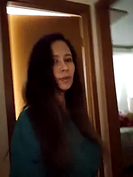 Leilacharlotte online show from 28, 2, 2026