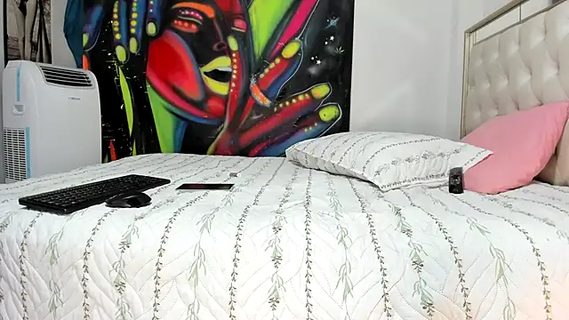 luna sexxy online show from 23, 4, 2026