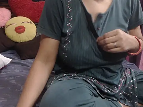 Snapshot of prettyindiandoll chatting on 7, 5, 2026 prettyindiandoll online show from 7, 5, 2026