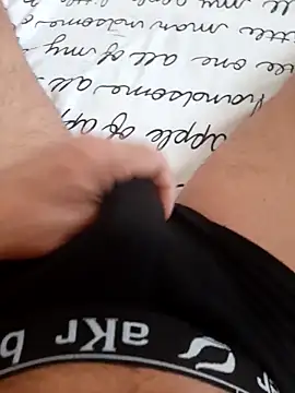 Snapshot of INDRAGOSTITUL chatting on 10, 10, 2025 INDRAGOSTITUL online show from 10, 10, 2025