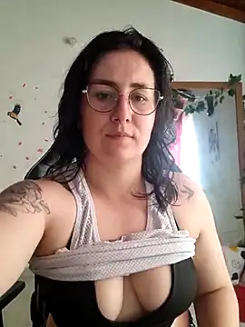 Snapshot of Susan_Foxx chatting on 12, 3, 2025 Susan Foxx online show from 12, 3, 2025