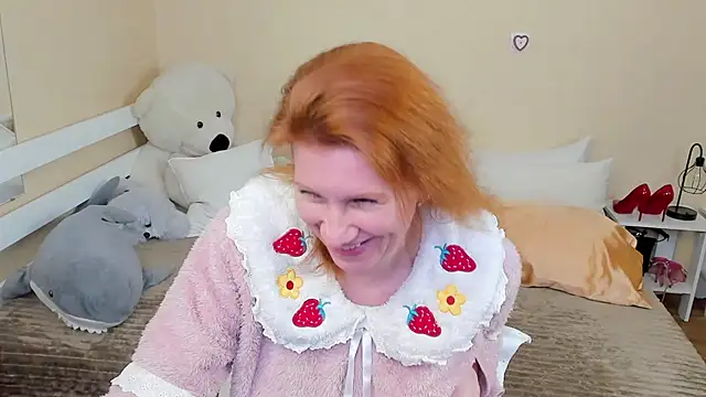 FoxySophia online show from 7, 1, 2025