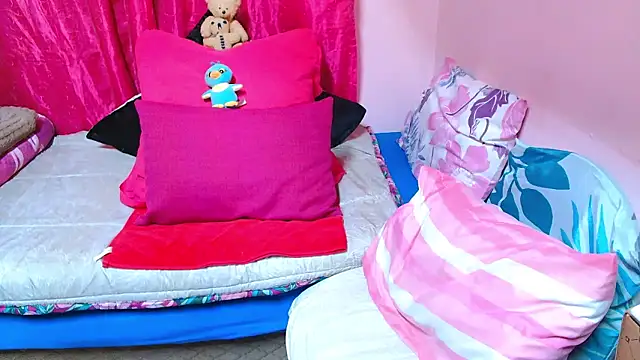 Snapshot of SLUTTYROXY chatting on 12, 1, 2026 SLUTTYROXY online show from 12, 1, 2026