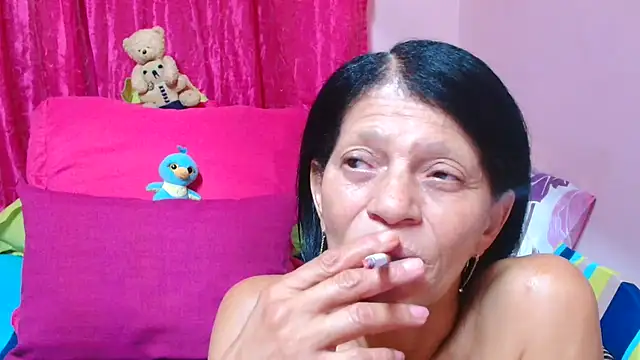 Snapshot of SLUTTYROXY chatting on 1, 2, 2026 SLUTTYROXY online show from 1, 2, 2026