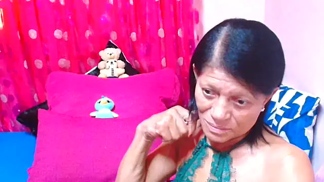 Snapshot of SLUTTYROXY chatting on 5, 3, 2026 SLUTTYROXY online show from 5, 3, 2026