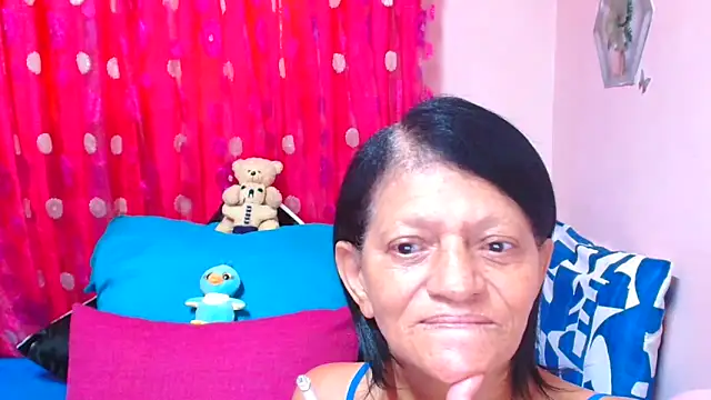 Snapshot of SLUTTYROXY chatting on 6, 4, 2026 SLUTTYROXY online show from 6, 4, 2026