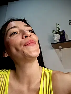 Snapshot of loveuu-bae chatting on 3, 1, 2025 loveuu-bae online show from 3, 1, 2025