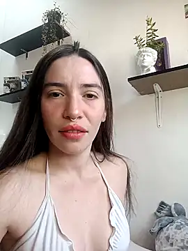 Snapshot of loveuu-bae chatting on 14, 1, 2025 loveuu-bae online show from 14, 1, 2025