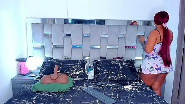 Snapshot of Cammiila chatting on 30, 11, 2025 Cammiila online show from 30, 11, 2025