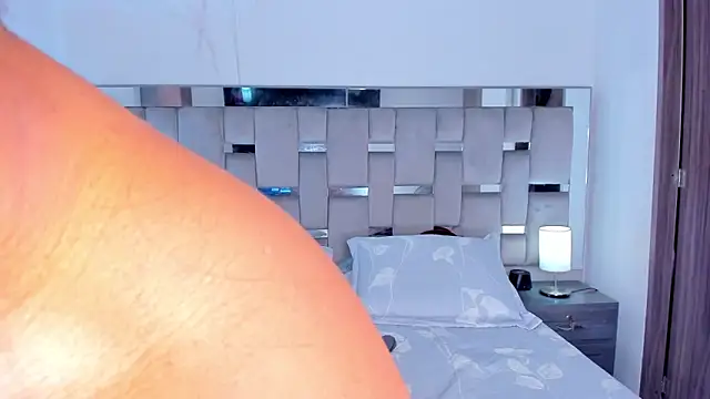 Snapshot of Cammiila chatting on 21, 12, 2025 Cammiila online show from 21, 12, 2025