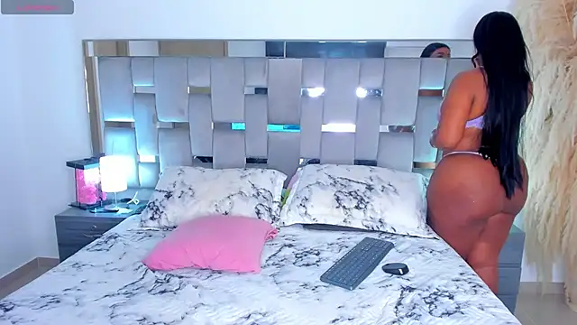 Snapshot of Cammiila chatting on 18, 3, 2026 Cammiila online show from 18, 3, 2026