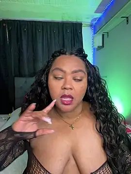 Snapshot of yanza2002 chatting on 11, 4, 2026 yanza2002 online show from 11, 4, 2026