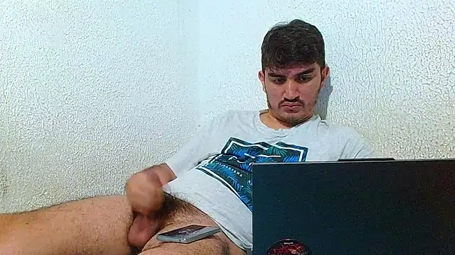Snapshot of biglatin80 chatting on 11, 3, 2025 biglatin80 online show from 11, 3, 2025