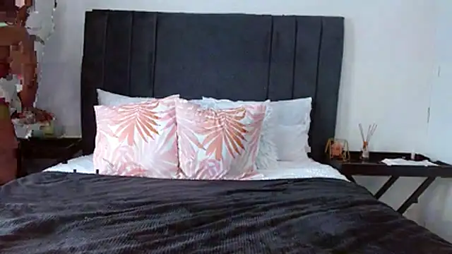 SoftRosee online show from 9, 4, 2026