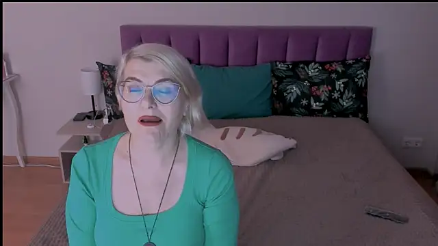 sabrinamacmarren online show from 9, 2, 2025