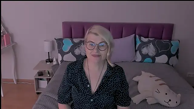 sabrinamacmarren online show from 20, 2, 2025