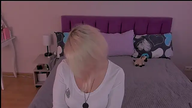 sabrinamacmarren online show from 22, 2, 2025