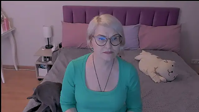 sabrinamacmarren online show from 10, 3, 2025