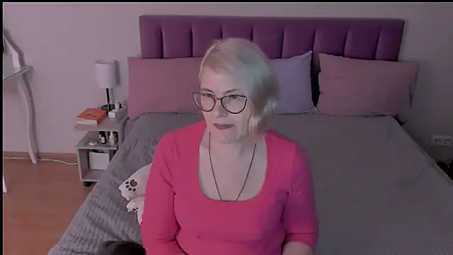 sabrinamacmarren online show from 12, 3, 2025