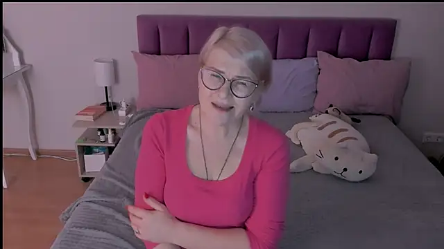 sabrinamacmarren online show from 18, 3, 2025