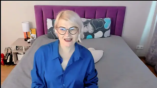 sabrinamacmarren online show from 6, 10, 2025