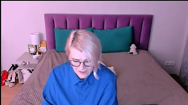 sabrinamacmarren online show from 6, 11, 2025