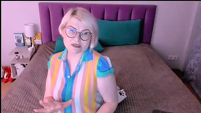 sabrinamacmarren online show from 12, 11, 2025