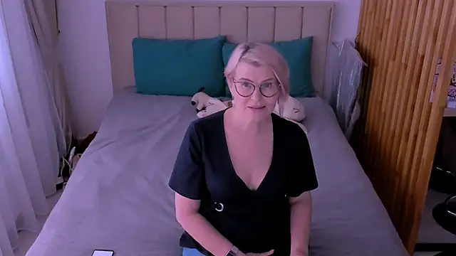 sabrinamacmarren online show from 2, 3, 2026