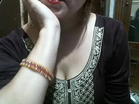 Snapshot of UrsMansi chatting on 6, 4, 2026 UrsMansi online show from 6, 4, 2026