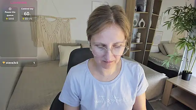 Snapshot of Paris_Cherry chatting on 21, 9, 2025 Paris Cherry online show from 21, 9, 2025