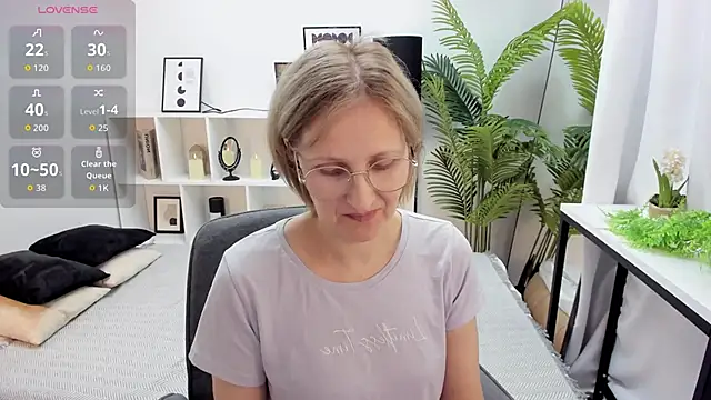 Snapshot of Paris_Cherry chatting on 22, 9, 2025 Paris Cherry online show from 22, 9, 2025