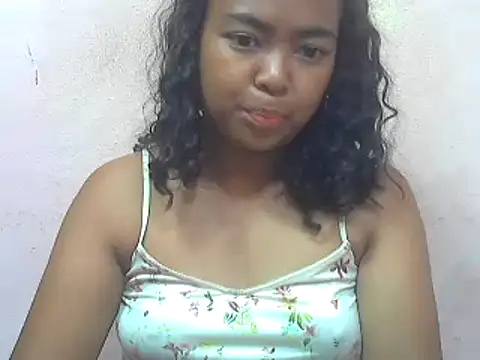 Snapshot of milkboobsgirl chatting on 27, 12, 2024 milkboobsgirl online show from 27, 12, 2024