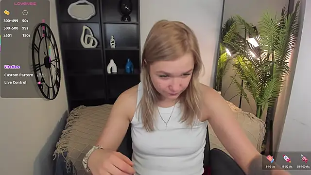 Snapshot of BellaDreamy chatting on 5, 11, 2025 BellaDreamy online show from 5, 11, 2025