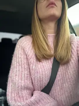 Snapshot of AnastasiaAniess chatting on 6, 11, 2025 AnastasiaAniess online show from 6, 11, 2025