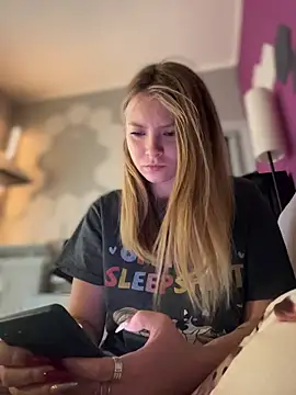 Snapshot of AnastasiaAniess chatting on 9, 1, 2026 AnastasiaAniess online show from 9, 1, 2026