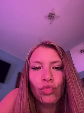 Snapshot of AnastasiaAniess chatting on 13, 2, 2026 AnastasiaAniess online show from 13, 2, 2026