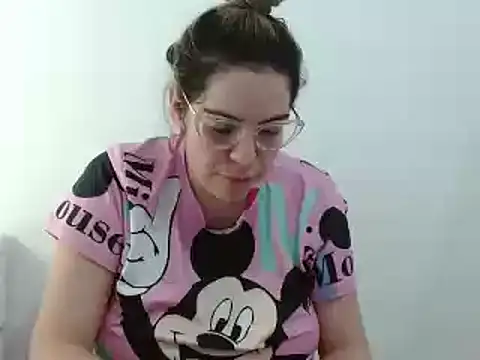 ashlymoon online show from 9, 1, 2025