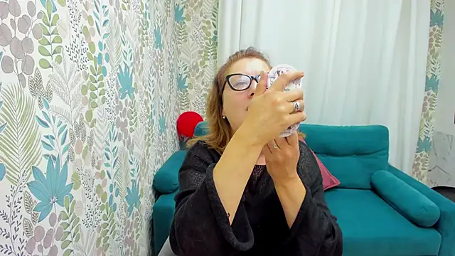 Snapshot of LeaPure chatting on 27, 9, 2025 LeaPure online show from 27, 9, 2025