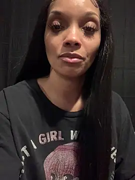 Snapshot of Rakiyahcharms chatting on 6, 3, 2025 Rakiyahcharms online show from 6, 3, 2025