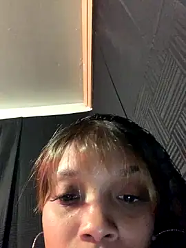 Snapshot of Rakiyahcharms chatting on 17, 12, 2025 Rakiyahcharms online show from 17, 12, 2025