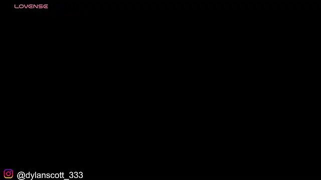 Snapshot of dylanscott_ chatting on 1, 2, 2025 dylanscott online show from 1, 2, 2025