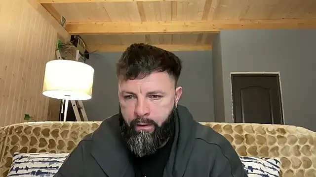 Snapshot of AlphaSparks chatting on 24, 10, 2025 AlphaSparks online show from 24, 10, 2025