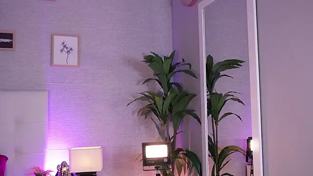 cinnamon afrodit online show from 19, 10, 2025