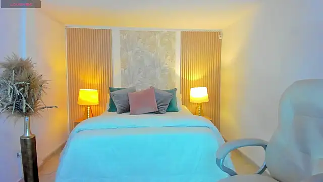 Sarah Stone  online show from 9, 3, 2026