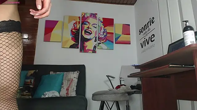 Paulina Lovers online show from 4, 3, 2025