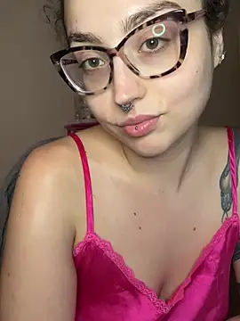 ladyturtle online show from 13, 6, 2026
